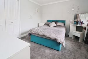 Barrell Close Frating - click for photo gallery